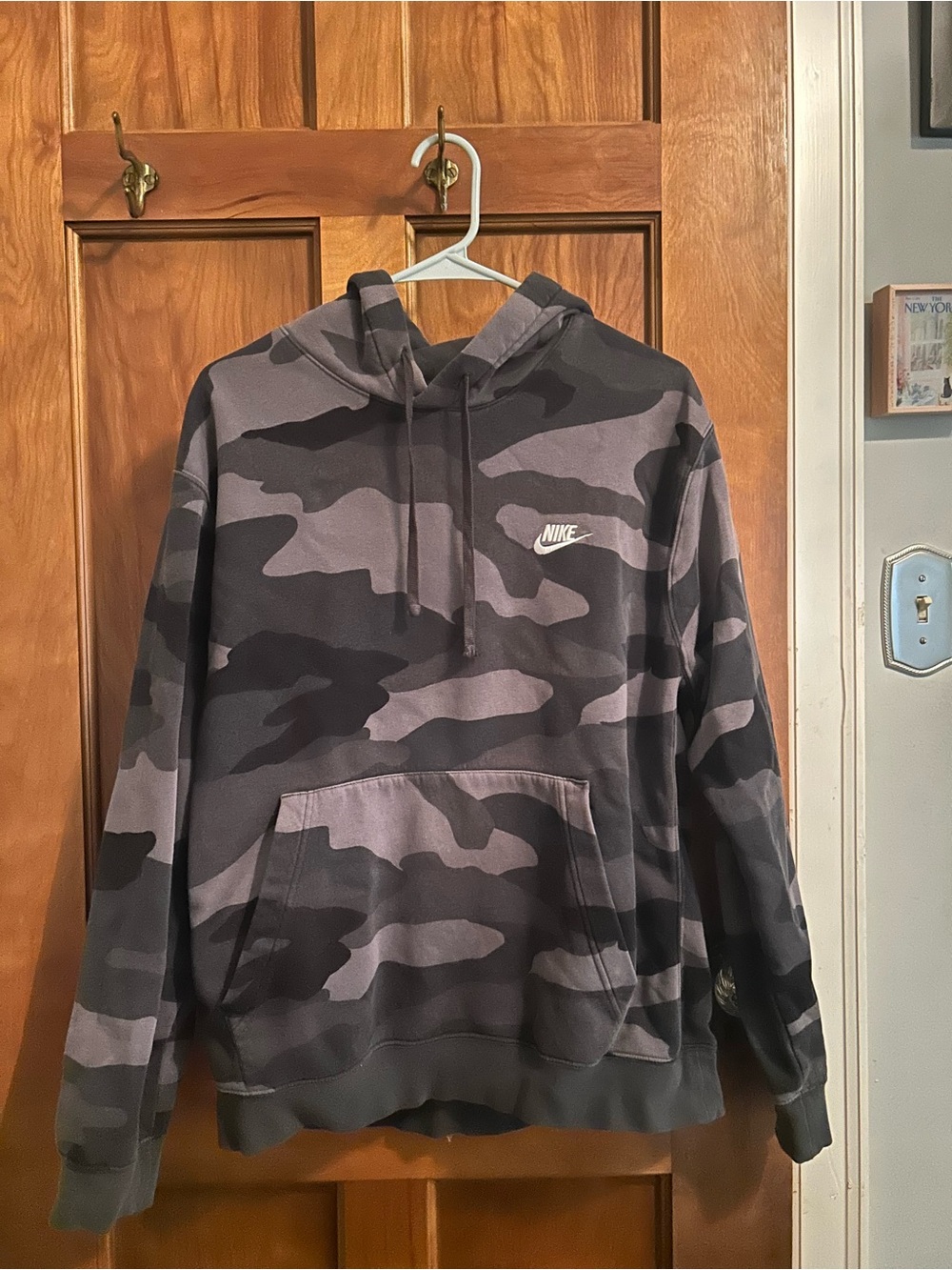 Nike Men’s Black and Gray Camo Pullover Hoodie
